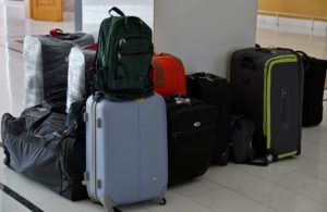 10 rewelacyjnych sposobów na spakowanie wakacyjnej walizki