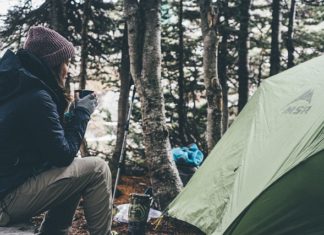 Namiot turystyczny w górach – co powinien zaoferować