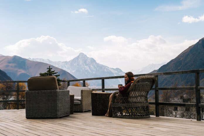 Dlaczego warto wybrać butikowy hotel dla dorosłych w górach na urlop